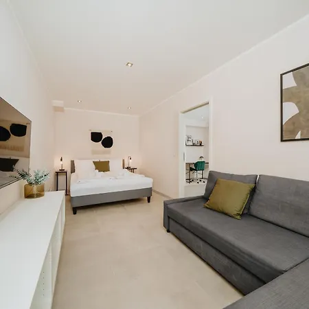 Apartamento Homely - Huge Terrace, Modern, Quiet, Near Kudamm Berlín