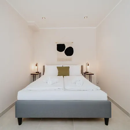 アパート Homely - Huge Terrace, Modern, Quiet, Near Kudamm *