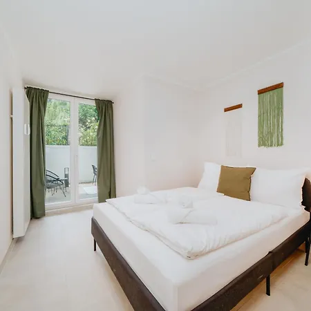 Homely - Huge Terrace, Modern, Quiet, Near Kudamm アパート *