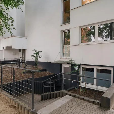 アパート Homely - Huge Terrace, Modern, Quiet, Near Kudamm