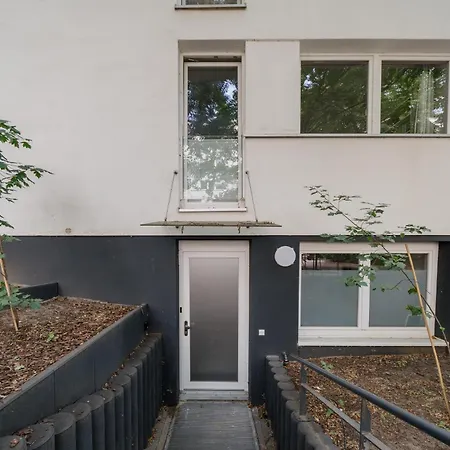 Homely - Huge Terrace, Modern, Quiet, Near Kudamm ベルリン