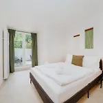 Homely - Huge Terrace, Modern, Quiet, Near Kudamm Апартаменты *