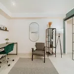 Апартаменты Homely - Huge Terrace, Modern, Quiet, Near Kudamm