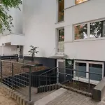 Апартаменты Homely - Huge Terrace, Modern, Quiet, Near Kudamm