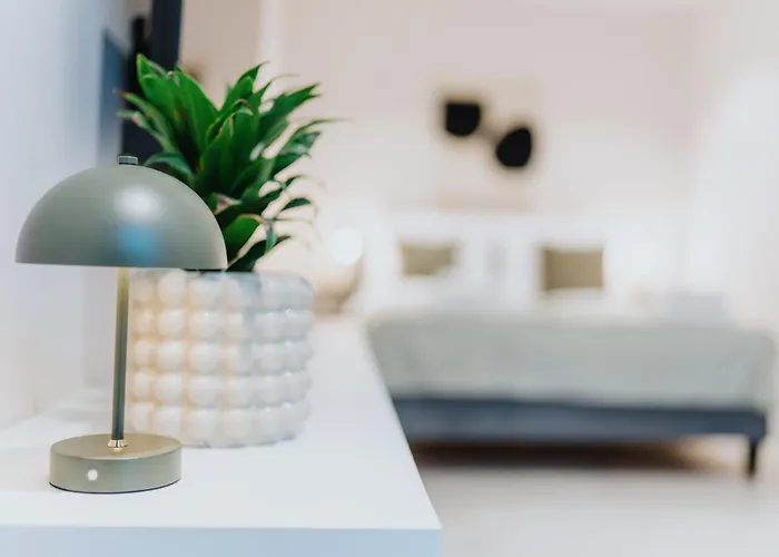 Homely - Huge Terrace, Modern, Quiet, Near Kudamm Apartman