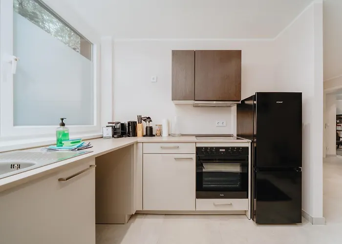 Homely - Huge Terrace, Modern, Quiet, Near Kudamm *