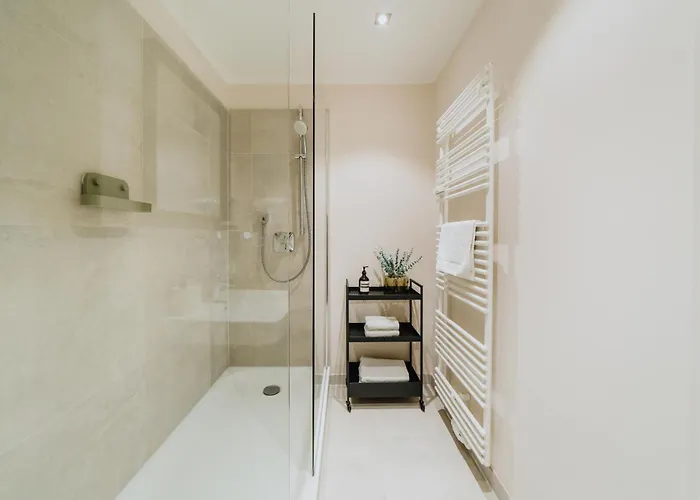 Homely - Huge Terrace, Modern, Quiet, Near Kudamm شقة *