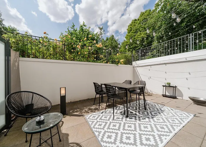 Homely - Huge Terrace, Modern, Quiet, Near Kudamm برلين