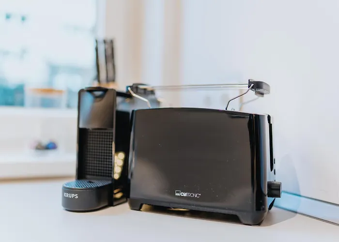 Homely - Huge Terrace, Modern, Quiet, Near Kudamm *