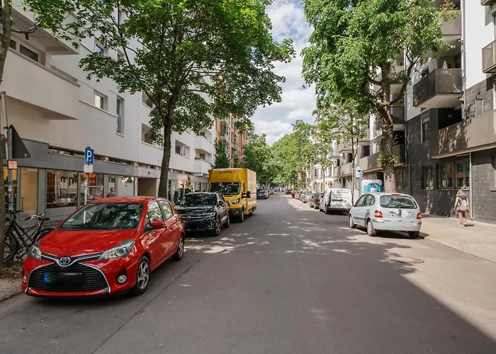 Homely - Huge Terrace, Modern, Quiet, Near Kudamm