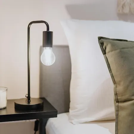 Appartement Homely - Huge Terrace, Modern, Quiet, Near Kudamm Berlin