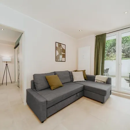 Homely - Huge Terrace, Modern, Quiet, Near Kudamm Appartement Berlin