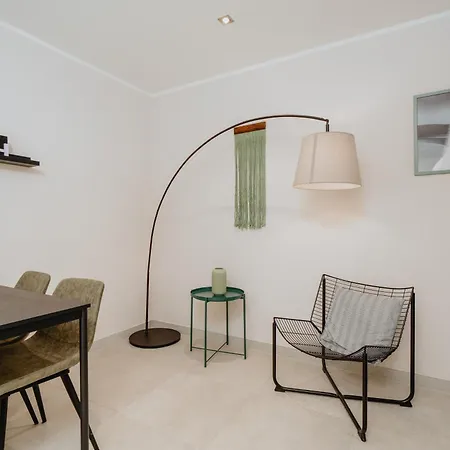 Appartement Homely - Huge Terrace, Modern, Quiet, Near Kudamm *