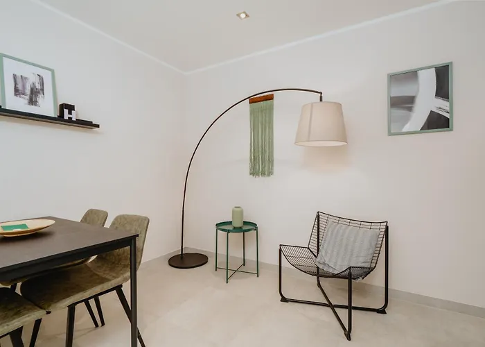 Apartamento Homely - Huge Terrace, Modern, Quiet, Near Kudamm *