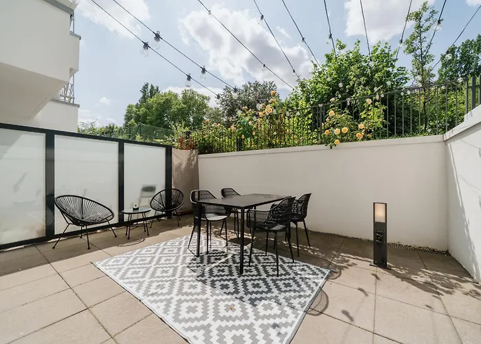 Homely - Huge Terrace, Modern, Quiet, Near Kudamm *