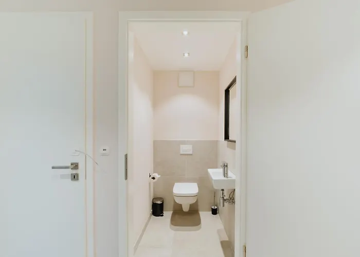 Homely - Huge Terrace, Modern, Quiet, Near Kudamm Berlim