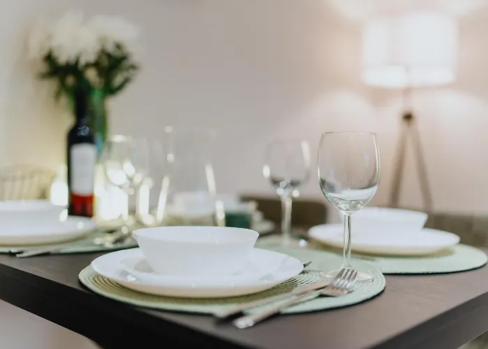 Homely - Huge Terrace, Modern, Quiet, Near Kudamm