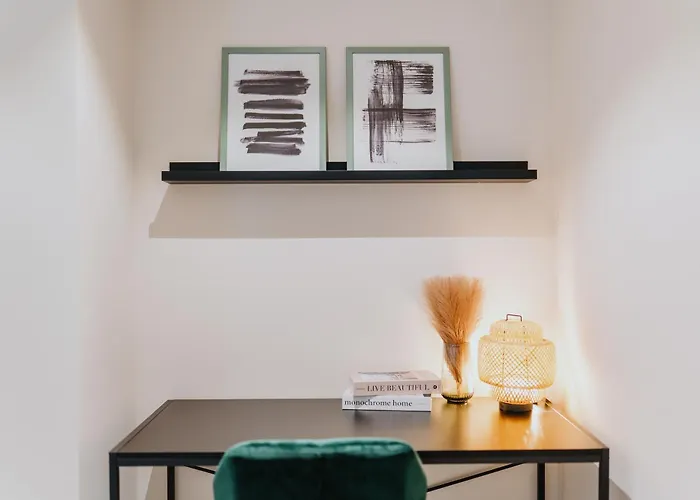 Homely - Huge Terrace, Modern, Quiet, Near Kudamm * Berlim